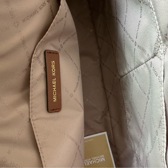 Authentic Michael Kors LG MF TZ tote New with Tag - Picture 5 of 10